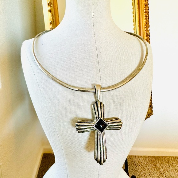Modernist Silver Cross Pendant Collar Necklace - Picture 3 of 9